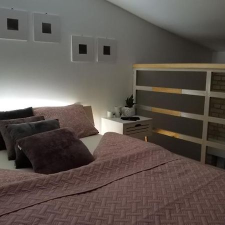 Zona Apartments 1 Zrenjanin Esterno foto