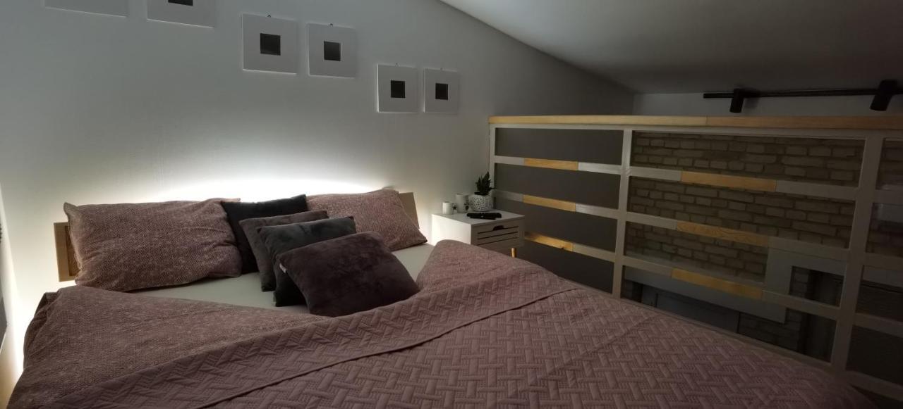 Zona Apartments 1 Zrenjanin Esterno foto
